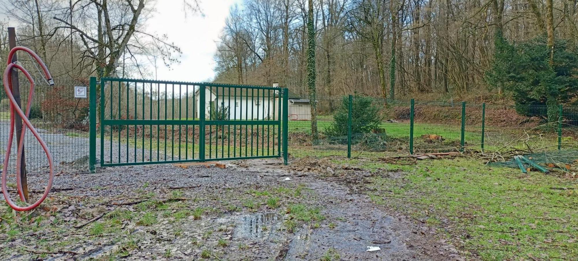Deux Etangs Poissonneux Au Milieu Des Bois Avec Gite Moderne, La Halte Des Deux Lacs Rosée エクステリア 写真